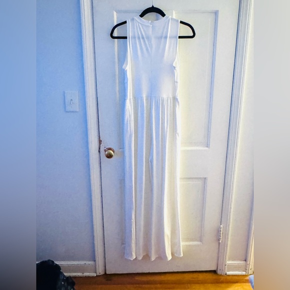 Sleeveless White Women’s Wide Leg Casual Jumpsuit - Picture 5 of 12